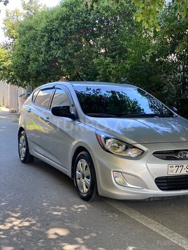 Hyundai Accent-2