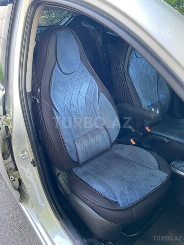 Hyundai Accent-10