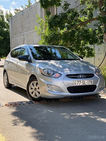 Hyundai Accent-17