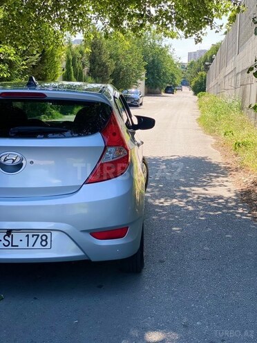 Hyundai Accent-7