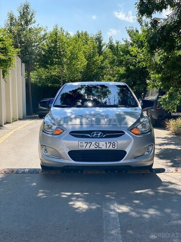 Hyundai Accent-16