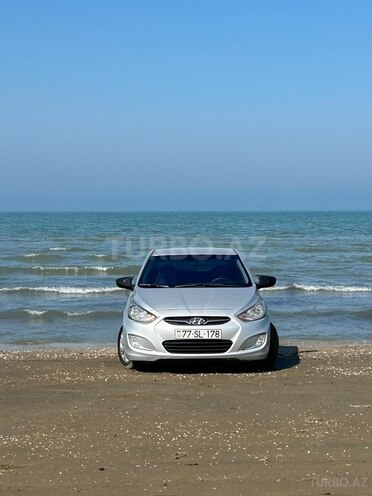Hyundai Accent-18