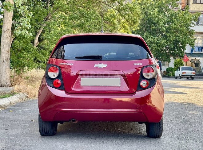 Chevrolet Aveo-5