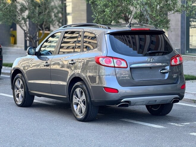 Hyundai Santa Fe-4