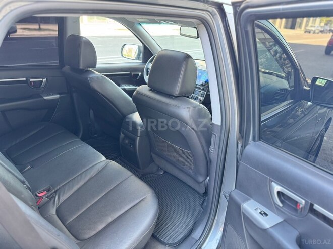 Hyundai Santa Fe-21