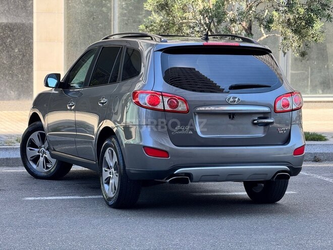 Hyundai Santa Fe-11