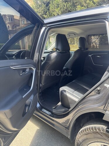 Toyota RAV4-6