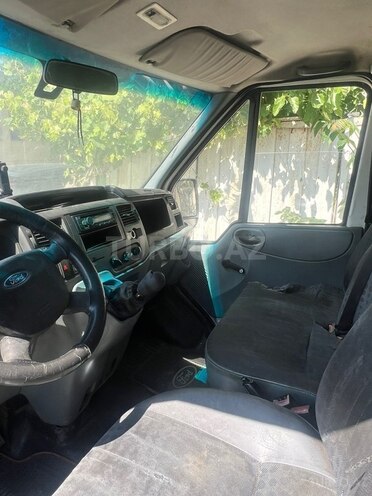 Ford Transit-6