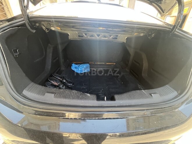 Chevrolet Cruze-12