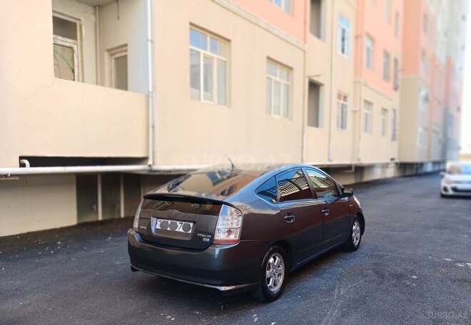 Toyota Prius-5