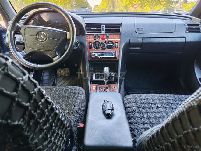Mercedes C 220-11