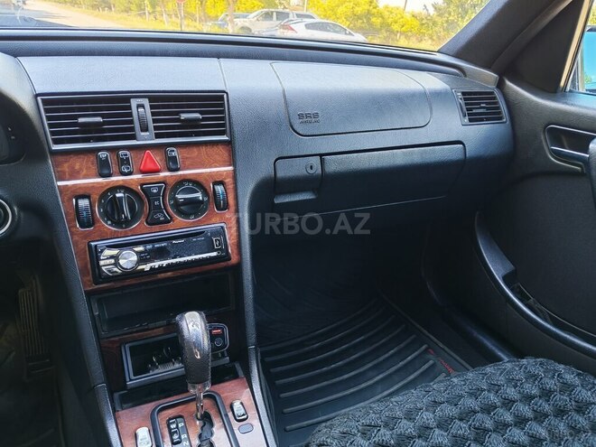 Mercedes C 220-12