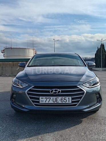 Hyundai Elantra-1
