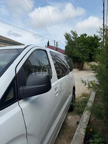 Hyundai H-1-4