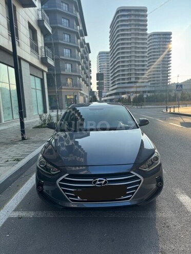 Hyundai Elantra-3