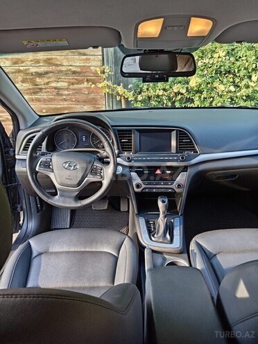 Hyundai Elantra-5