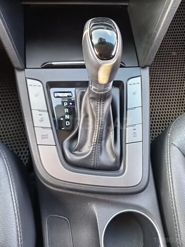 Hyundai Elantra-7