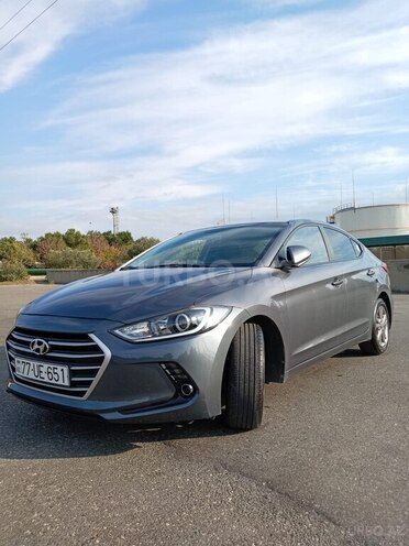 Hyundai Elantra-17