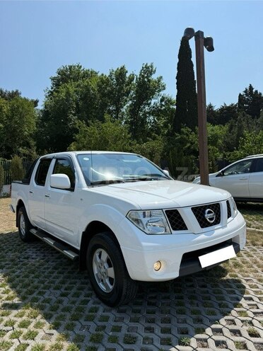 Nissan Navara-2