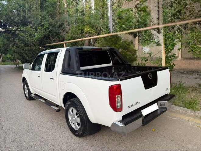 Nissan Navara-4