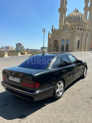 Mercedes E 220-3