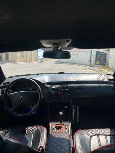Mercedes E 220-5