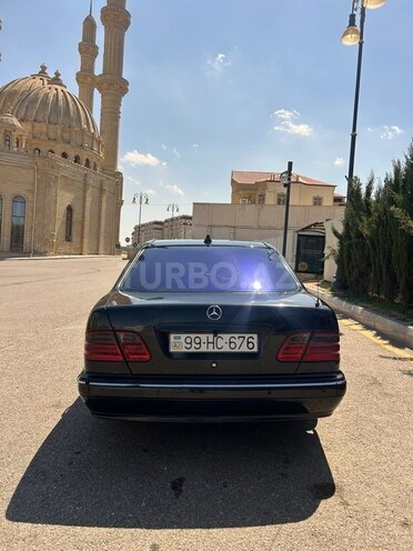 Mercedes E 220-4