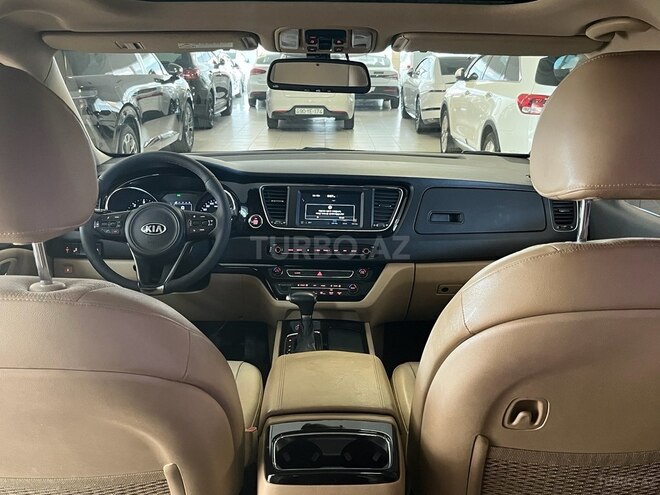 Kia Carnival-3