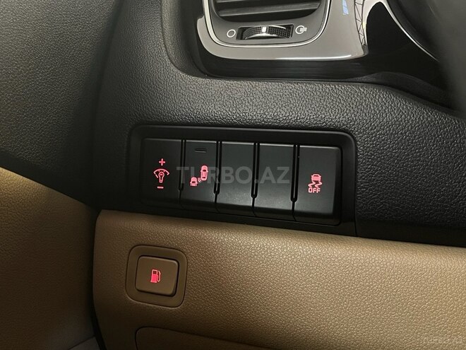 Kia Carnival-12