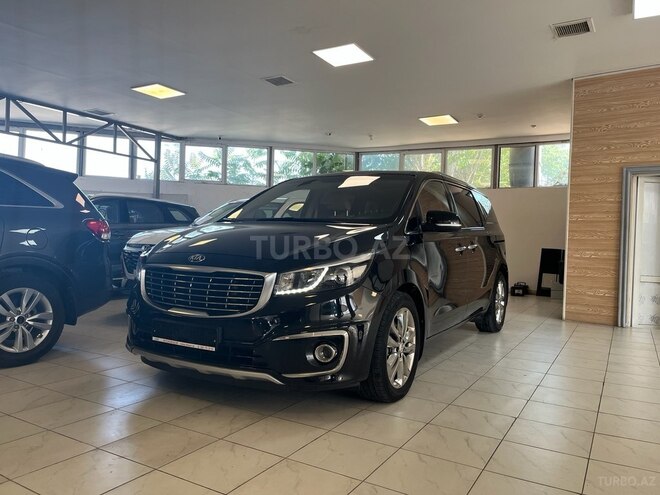Kia Carnival-1