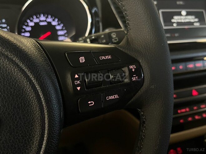 Kia Carnival-5