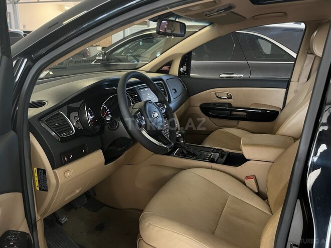Kia Carnival-26