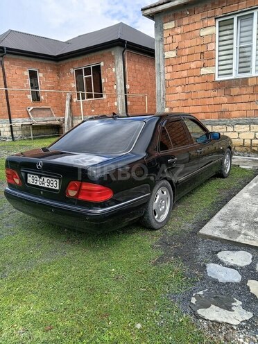 Mercedes E 280-5
