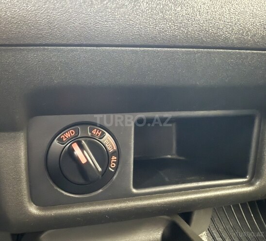 Nissan Navara-16