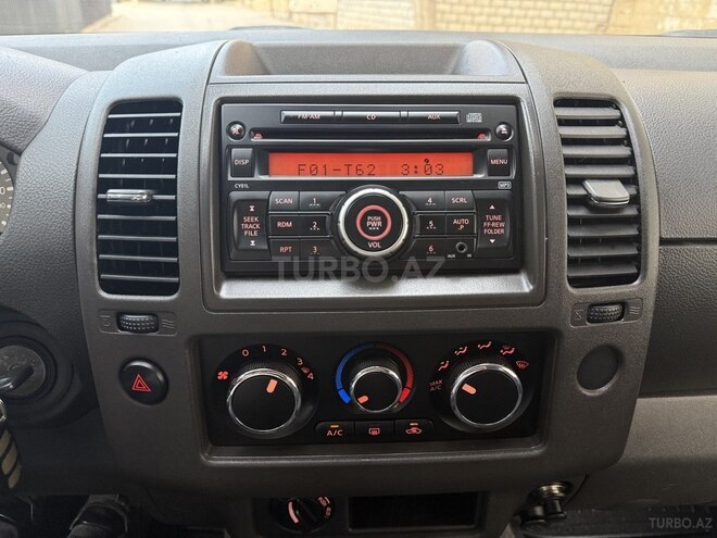 Nissan Navara-15