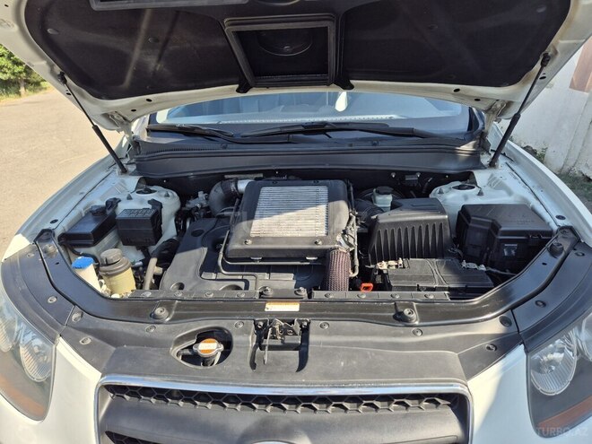 Hyundai Santa Fe-17