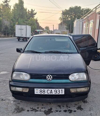 Volkswagen Golf-1
