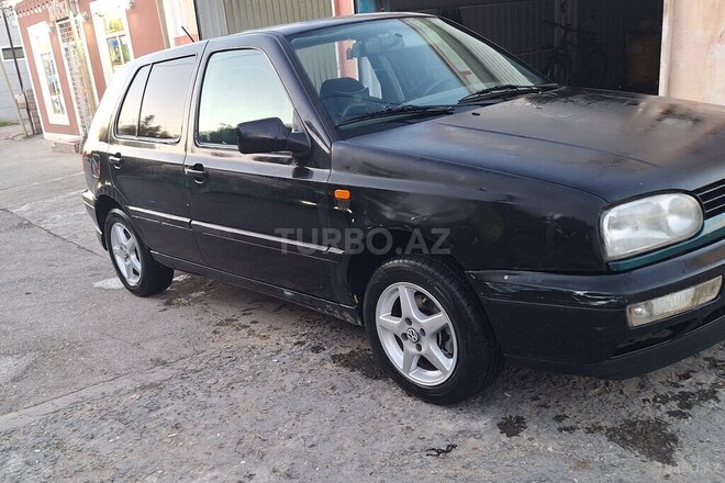 Volkswagen Golf-3