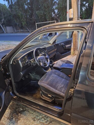 Volkswagen Golf-9