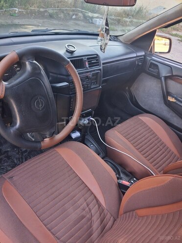 Opel Vectra-2