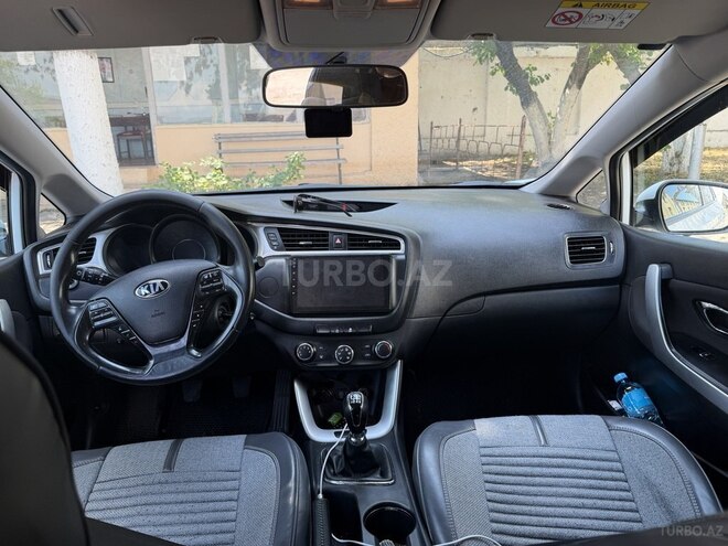 Kia Ceed-11