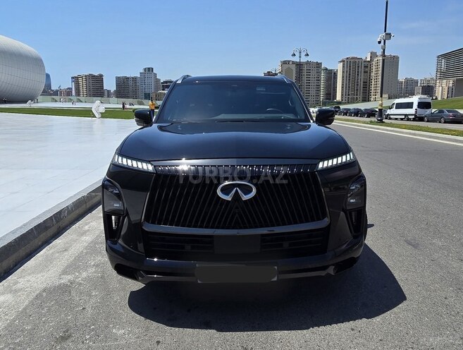Infiniti QX80-2