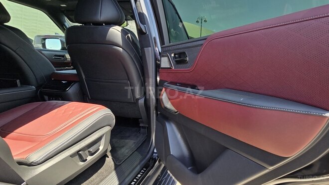 Infiniti QX80-19