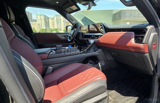 Infiniti QX80-21
