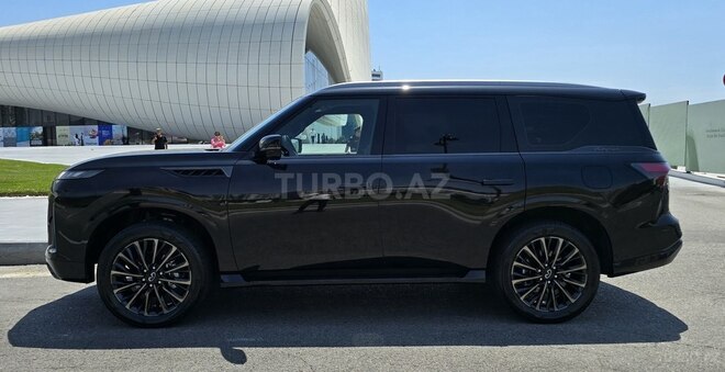 Infiniti QX80-9