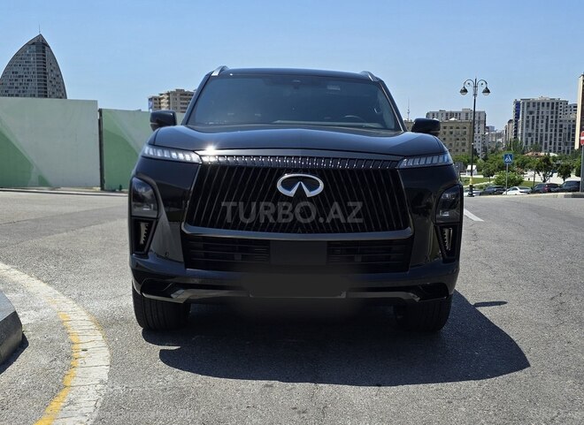 Infiniti QX80-4