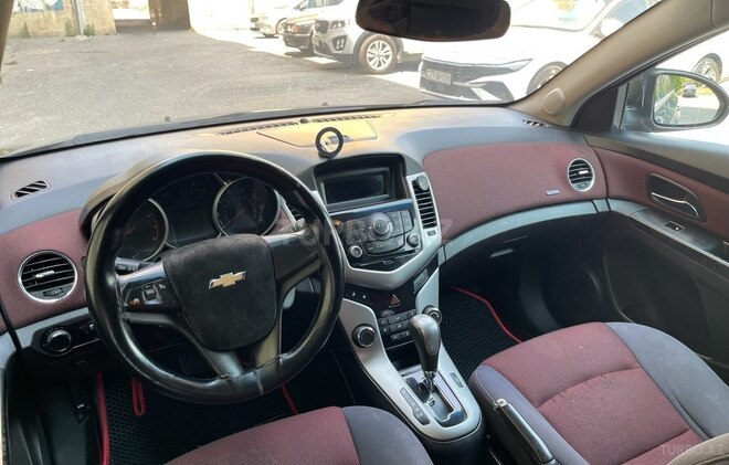 Chevrolet Cruze-11