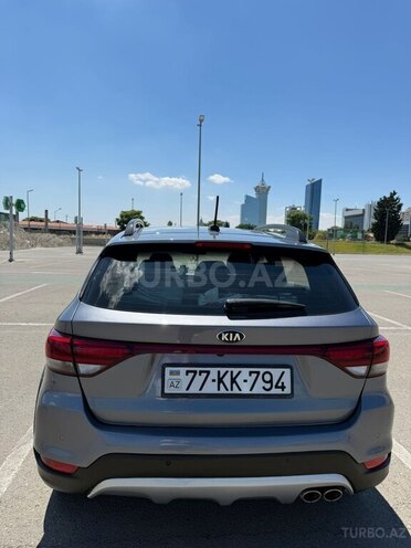Kia Rio X-Line-2