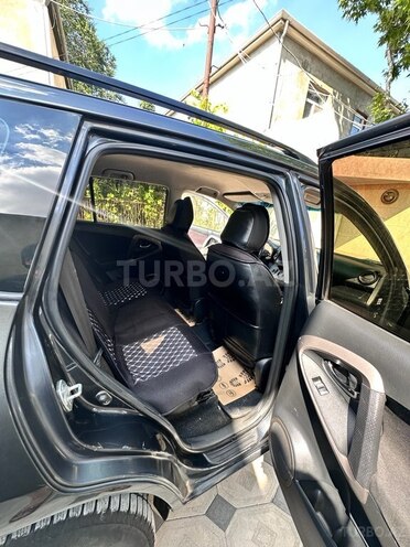 Toyota RAV4-7
