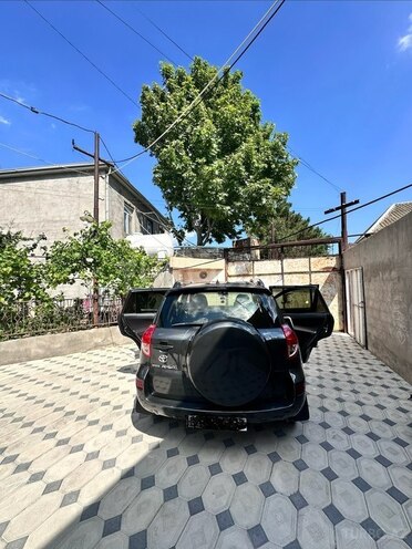 Toyota RAV4-10